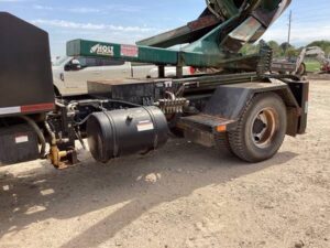 LOT 4312 2008 UD 2600 UT TRUCK WMOUNTED HYDR HOLT TREE SPADE 