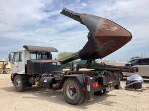 LOT 4312 2008 UD 2600 UT TRUCK WMOUNTED HYDR HOLT TREE SPADE 