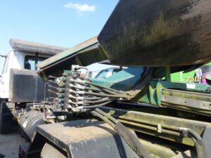 LOT 4312 2008 UD 2600 UT TRUCK WMOUNTED HYDR HOLT TREE SPADE 