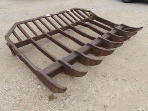 LOT 4413 MANN 9 FT DOZER ROOT RAKE 