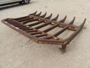LOT 4413 MANN 9 FT DOZER ROOT RAKE 