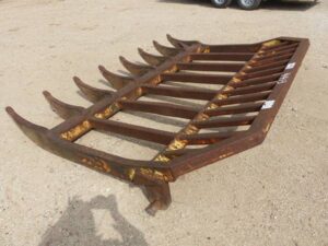 LOT 4413 MANN 9 FT DOZER ROOT RAKE 
