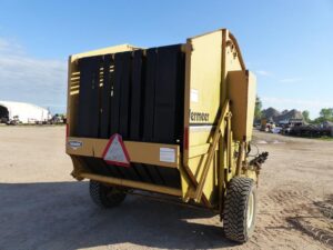 LOT 4963 VERMEER 605H ROUND BALER 4