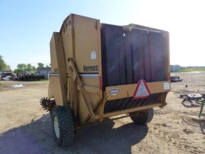 LOT 4963 VERMEER 605H ROUND BALER 6