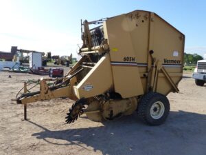 LOT 4963 VERMEER 605H ROUND BALER 8