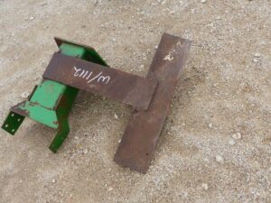 LOT 1112 SET OF SIDE TANKS FOR TRACK TRACTOR 