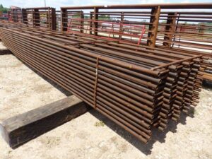 LOT 1815 26 PIECES 5 RAIL CONTINUOUS FENCE 