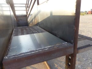 LOT 1943 18 FT LIVESTOCK DOUBLE LOADING CHUTE 