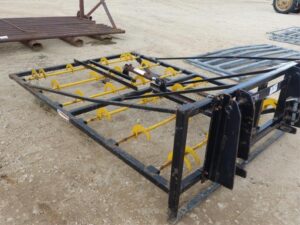 LOT 3570 HYDRAULIC QT SQUARE BALE HAY GRAPPLE 