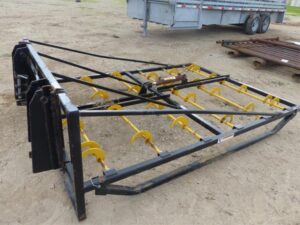 LOT 3570 HYDRAULIC QT SQUARE BALE HAY GRAPPLE 