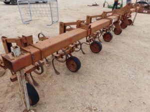 LOT 4012 NOBLE 3 PT 6 ROW CULTIVATOR 
