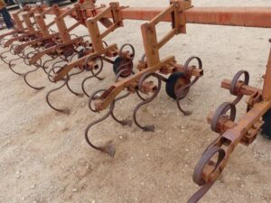 LOT 4012 NOBLE 3 PT 6 ROW CULTIVATOR 