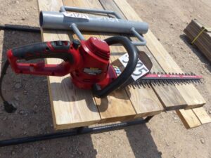 LOT 5185 CRAFTSMAN ELECTRIC HEDGE TRIMMER