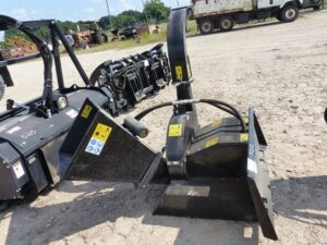 LOT 5212 SKID STEER WOOD CHIPPER QT 