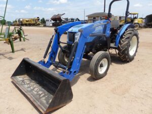 LOT 5319 NEW HOLLAND WORKMASTER 50 TRACTOR WITH NEW HOLLAND FEL & BUCKET 