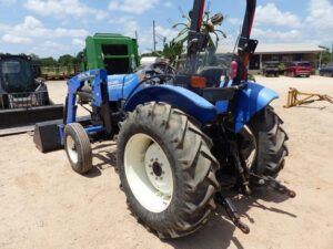 LOT 5319 NEW HOLLAND WORKMASTER 50 TRACTOR WITH NEW HOLLAND FEL & BUCKET 4
