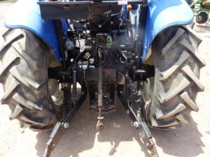 LOT 5319 NEW HOLLAND WORKMASTER 50 TRACTOR WITH NEW HOLLAND FEL & BUCKET 