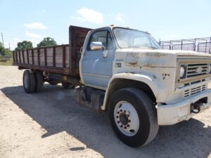 LOT 5324 1984 CHEVROLET 70 TRUCK 