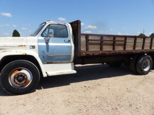 LOT 5324 1984 CHEVROLET 70 TRUCK 
