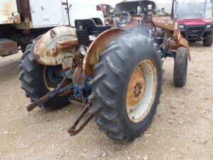LOT 5354 FORD 3000 TRACTOR WITH IH 1501 FE LOADER 