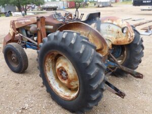 LOT 5354 FORD 3000 TRACTOR WITH IH 1501 FE LOADER 