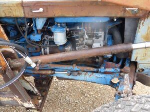 LOT 5354 FORD 3000 TRACTOR WITH IH 1501 FE LOADER 