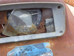 LOT 5354 FORD 3000 TRACTOR WITH IH 1501 FE LOADER 
