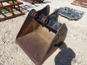 LOT 5611 3 FT BUCKET 