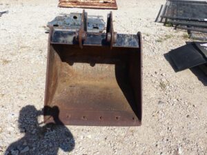 LOT 5611 3 FT BUCKET 