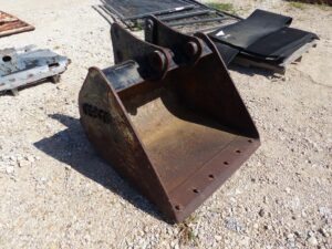 LOT 5611 3 FT BUCKET 