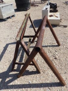 LOT 5615 2 METAL SAW HORSES