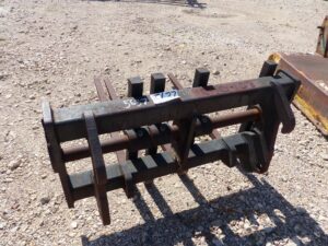 LOT 5637 FRONT END LOADER FORKS 