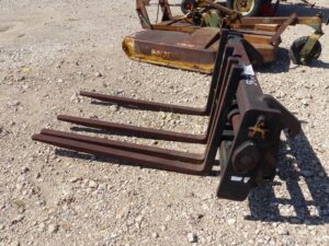 LOT 5637 FRONT END LOADER FORKS 