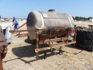 LOT 5679 300 GAL SPRAY RIG 