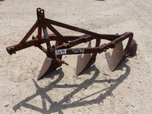 LOT 5694 MASSEY FERGUSON 3 PT 3 ROW PLOW 