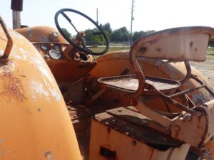 LOT 5786 MINNEAPOLIS MOLINE GVI PROPANE TRACTOR 