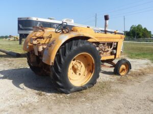 LOT 5786 MINNEAPOLIS MOLINE GVI PROPANE TRACTOR 