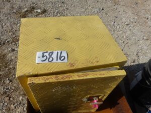 LOT 5816 TOOL BOX WITH TRAY 