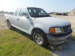 LOT 5850 2004 FORD F150 TRUCK 3