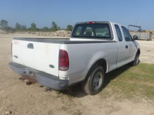 LOT 5850 2004 FORD F150 TRUCK 