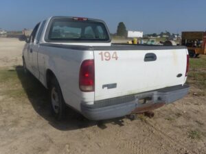 LOT 5850 2004 FORD F150 TRUCK 