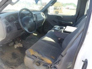 LOT 5850 2004 FORD F150 TRUCK 
