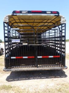 LOT 5851 2019 GOOSENECK 20 FT LIVESTOCK TRAILER 