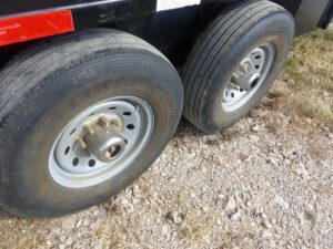 LOT 5851 2019 GOOSENECK 20 FT LIVESTOCK TRAILER 