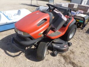 LOT 5885 SCOTTS RIDING MOWER WITH 48 IN DECK 