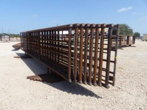 LOT 5920 8 24 FT FREESTANDING PANELS WITH 12 FT GATE 7