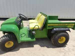 LOT 5994 JOHN DEERE 4X2 GATOR 