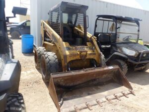 LOT 6068 CAT 248 SKID STEER WITH BUCKET 