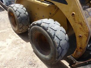 LOT 6068 CAT 248 SKID STEER WITH BUCKET 