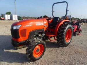 LOT 6090 KUBOTA L4600 TRACTOR 4X4 